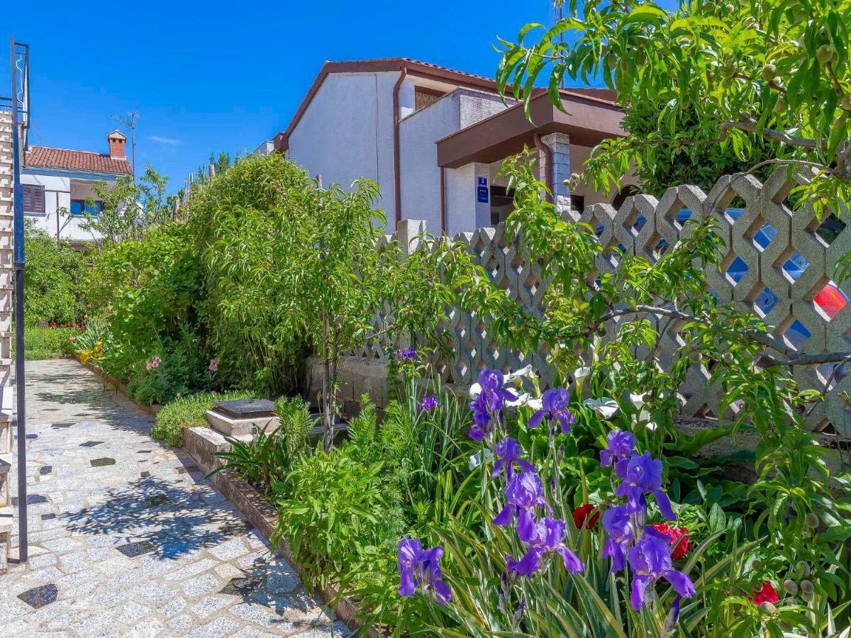 Mira Apartment Porec Exterior photo